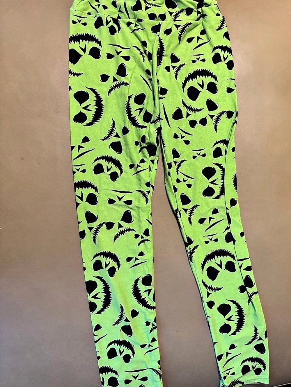 Lularoe Abstract Print Leggings in Green & Black